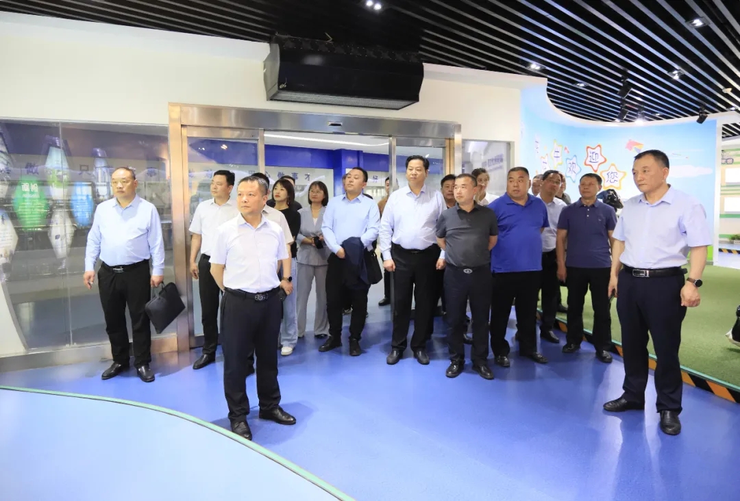 供銷聯(lián)動，創(chuàng)新共贏丨河南農(nóng)投集團內(nèi)部業(yè)務協(xié)同交流會在花花牛乳業(yè)集團順利召開