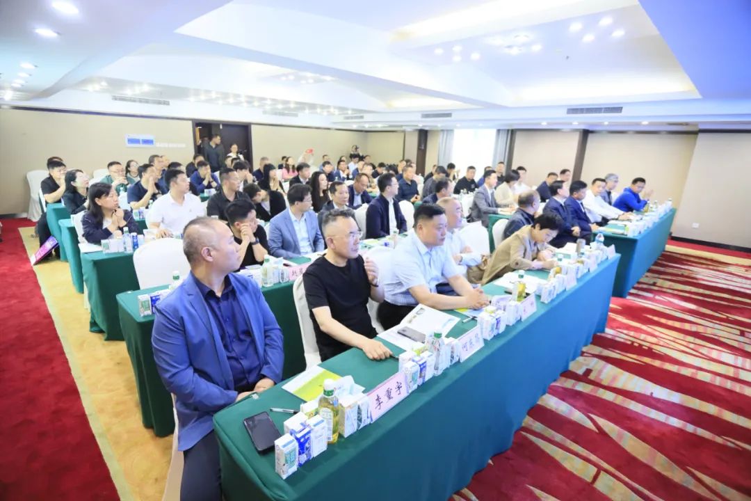 河南省2024國家“學(xué)生飲用奶計(jì)劃”推廣工作推進(jìn)會在鄭州成功舉辦！