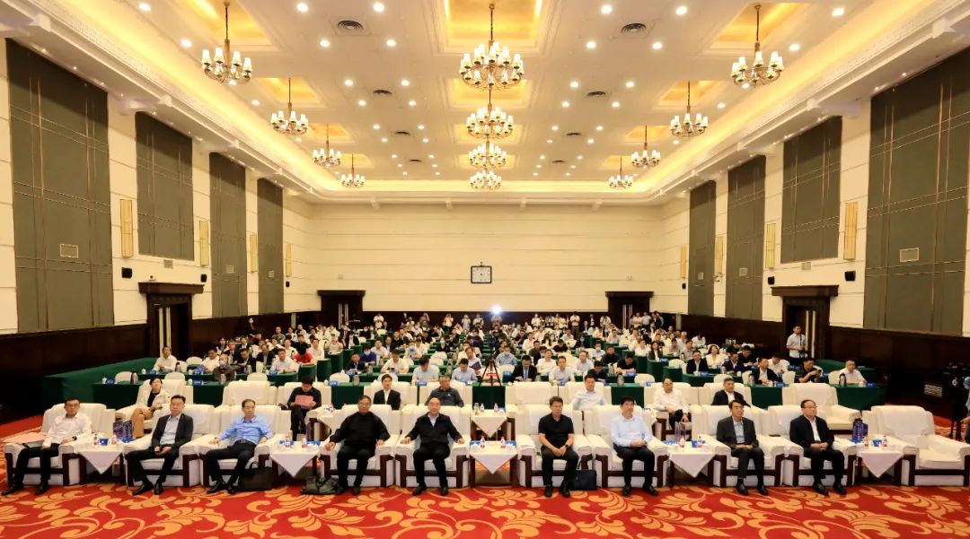 喜報(bào)｜花花牛乳業(yè)集團(tuán)摘得兩項(xiàng)殊榮