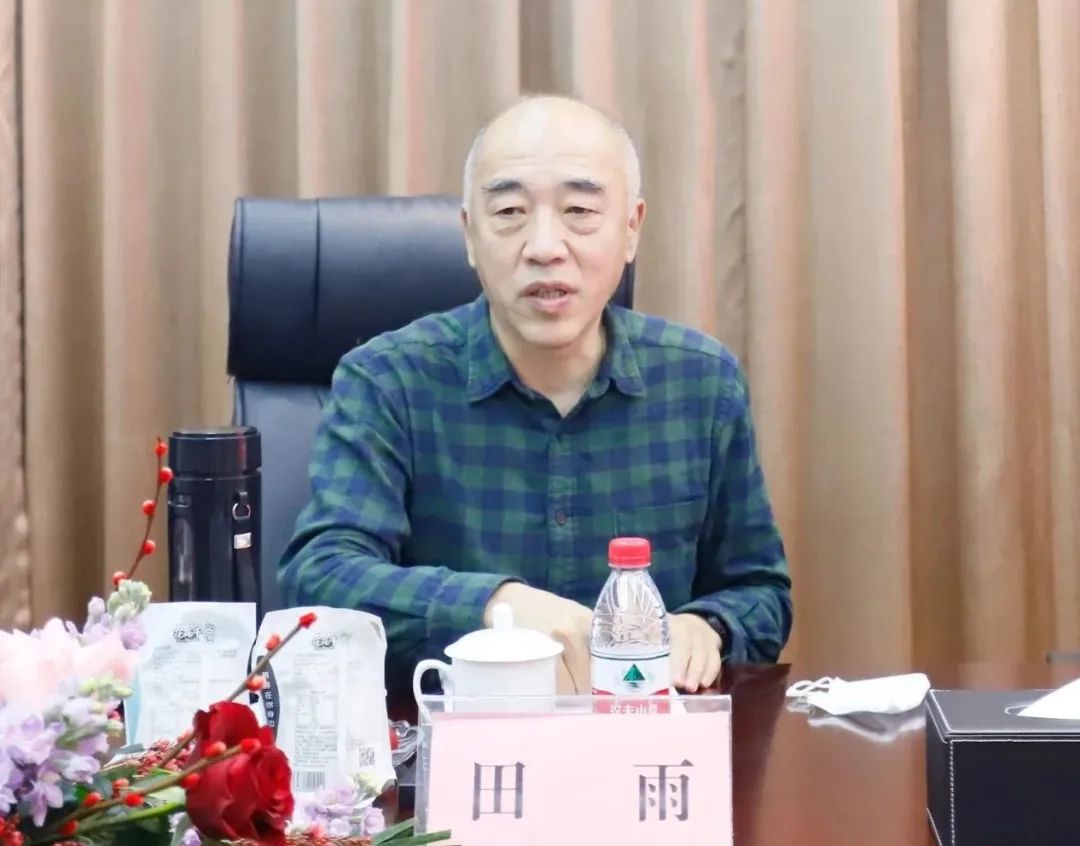 新年開新局 合作促發(fā)展丨佳木斯市委常委、副市長閆志剛一行蒞臨花花牛乳業(yè)集團及佳田企業(yè)考察座談