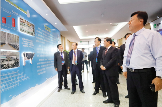 花花牛亮相中國奶業(yè)20強呼倫貝爾峰會，共話中國奶業(yè)振興！