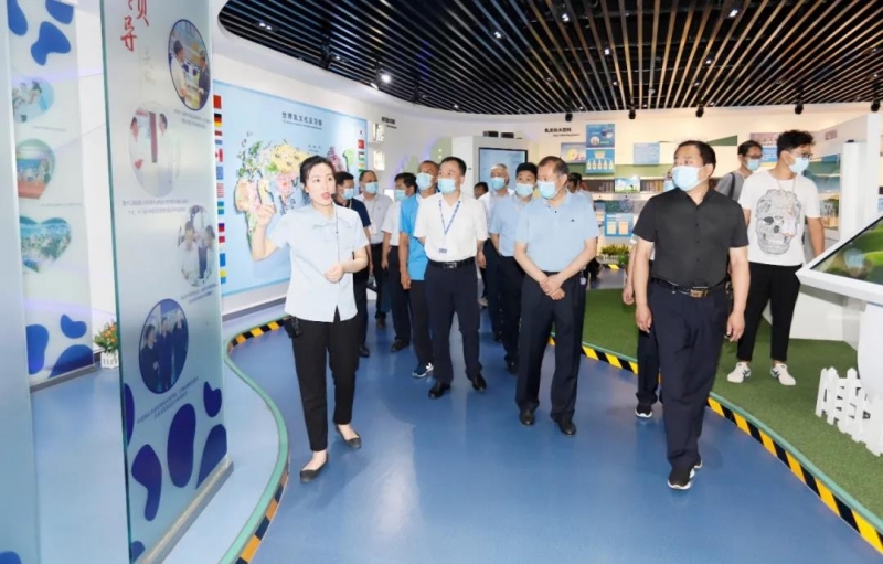 鄭州市安全生產(chǎn)雙重預(yù)防體系建設(shè)現(xiàn)場(chǎng)觀(guān)摩會(huì)在花花牛乳業(yè)集團(tuán)鄭州分公司召開(kāi)