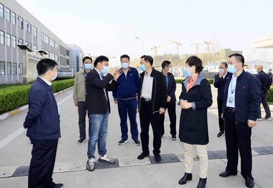 鄭州市人大副主任孫黎、市政府副市長李喜安一行 蒞臨花花牛開展“三送一強”活動