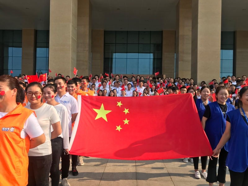 花花牛 唱紅歌 祝福我的國(guó)?。?！